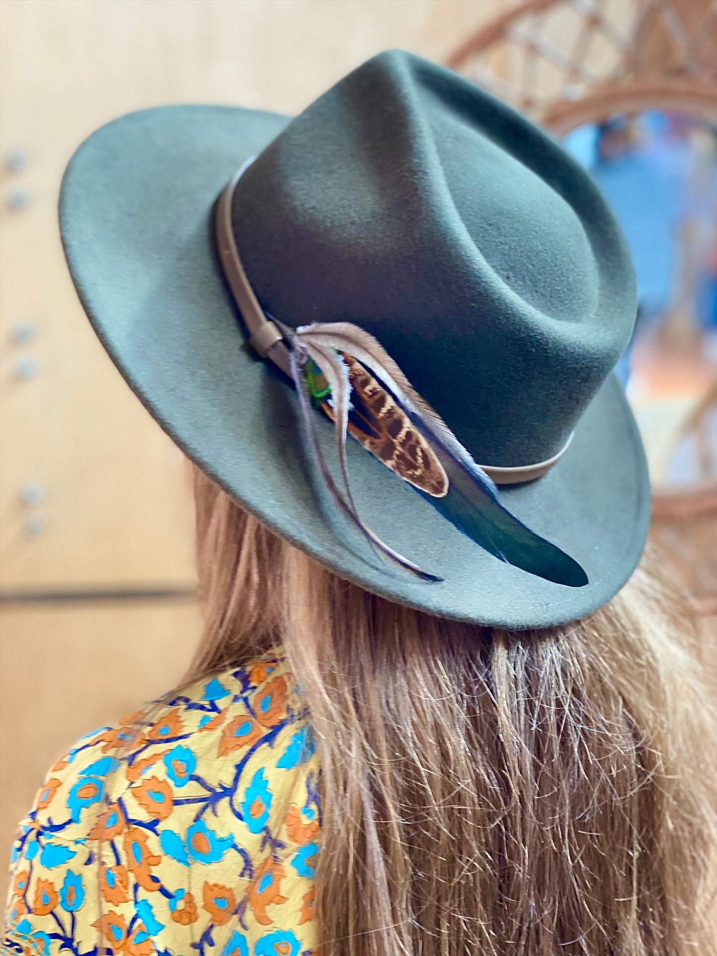 Feather hat pin